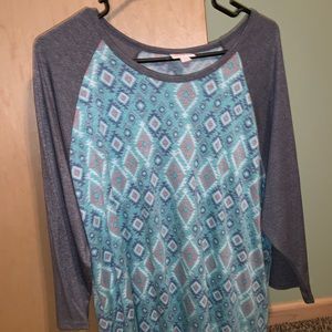 Elbow length sleeves shirt